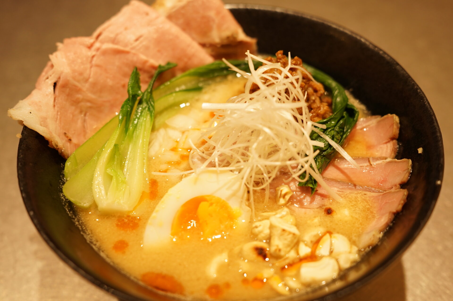 専門店を超越！芝麻醤(ジーマージャン)を使った本気の担々麺